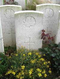 Canada Cemetery Tilloy Les Cambrai - Dent, F